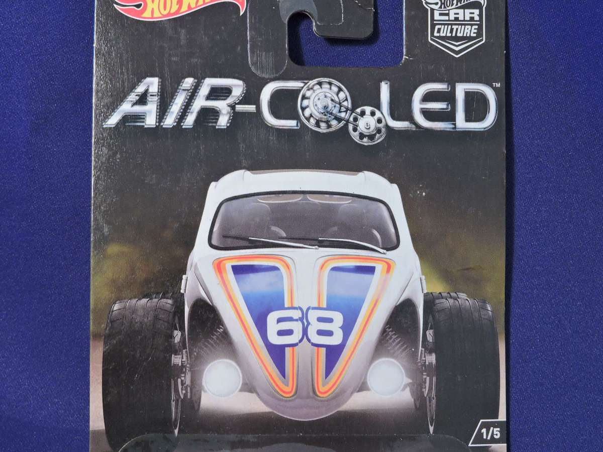 Hot Wheels VW VOLKSWAGEN BEETLE CUSTOM  Air-Cooled Car Culture ( White #68 )