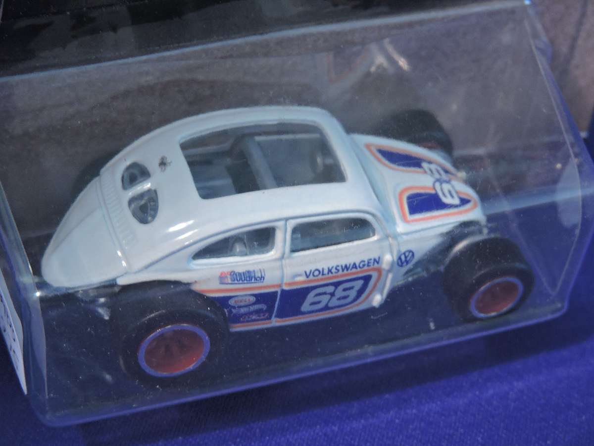 Hot Wheels VW VOLKSWAGEN BEETLE CUSTOM  Air-Cooled Car Culture ( White #68 )