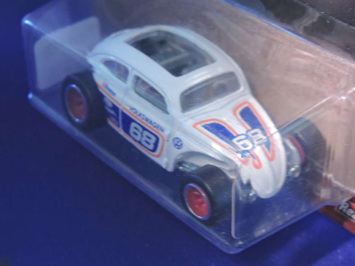 Hot Wheels VW VOLKSWAGEN BEETLE CUSTOM  Air-Cooled Car Culture ( White #68 )