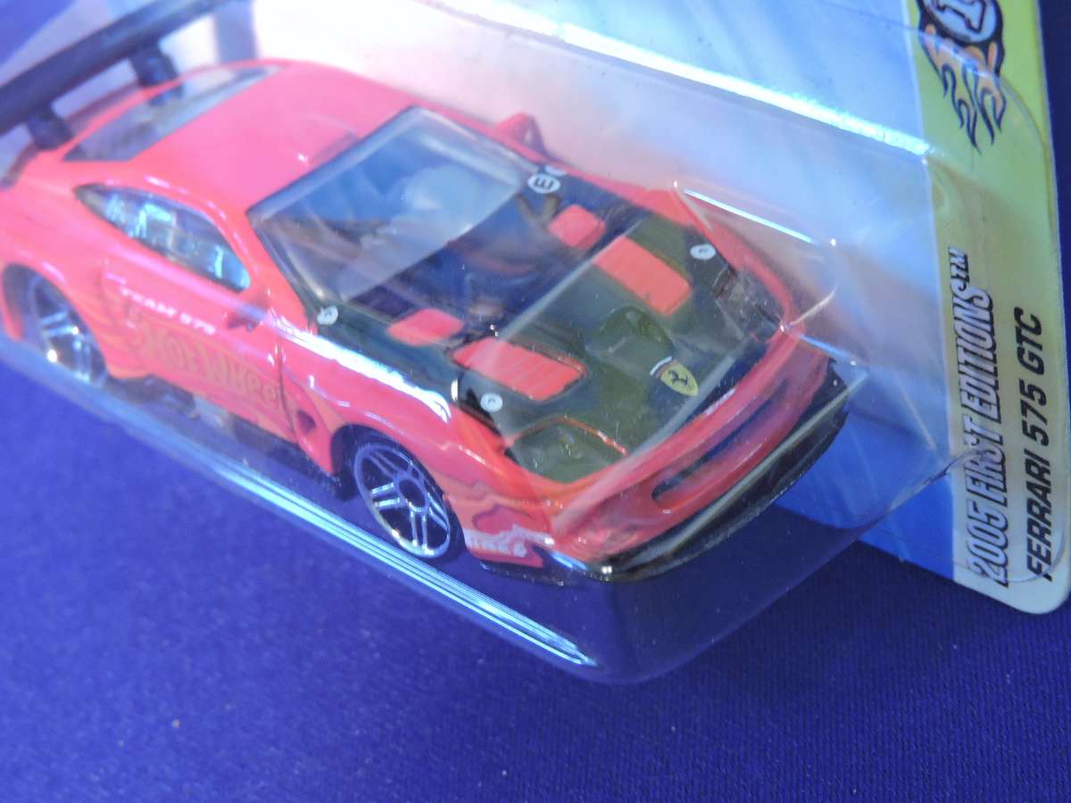 Hot Wheels FERRARI 575 GTC  ( Realistix card 3/20  Red )