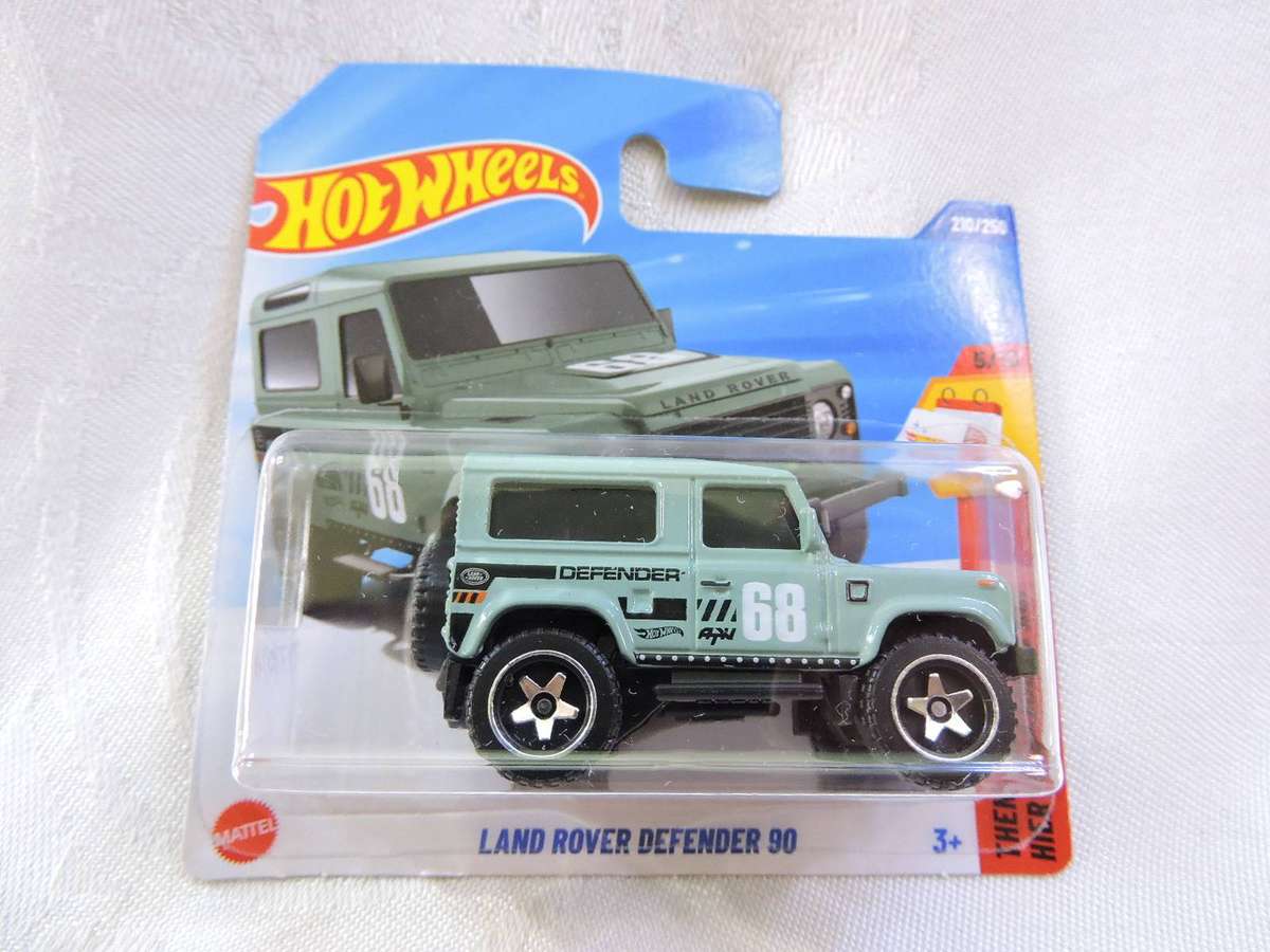 Hot Wheels LAND ROVER Defender 90  ( Teal #68 )