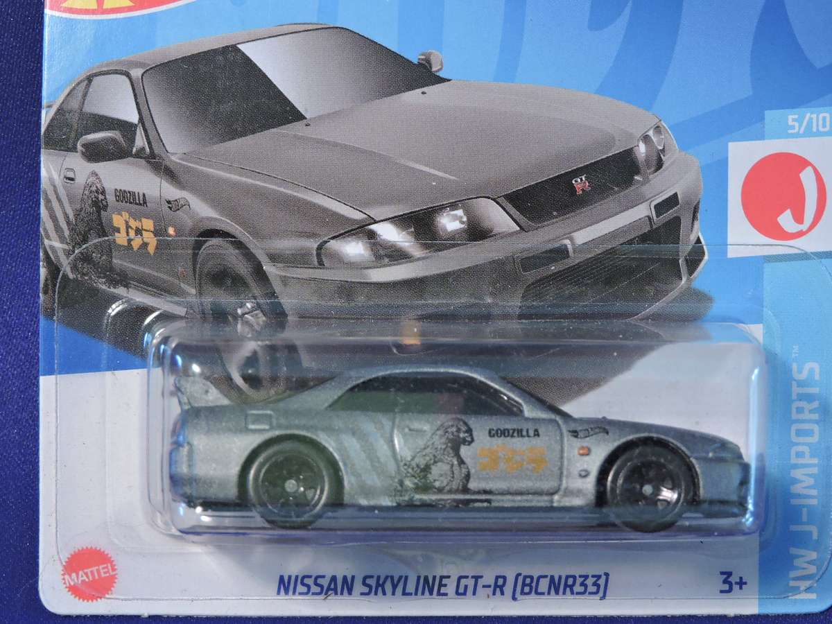 Hot Wheels NISSAN SKYLINE GT-R (BCNR33) ( Silver  Godzilla ) Like Datsun