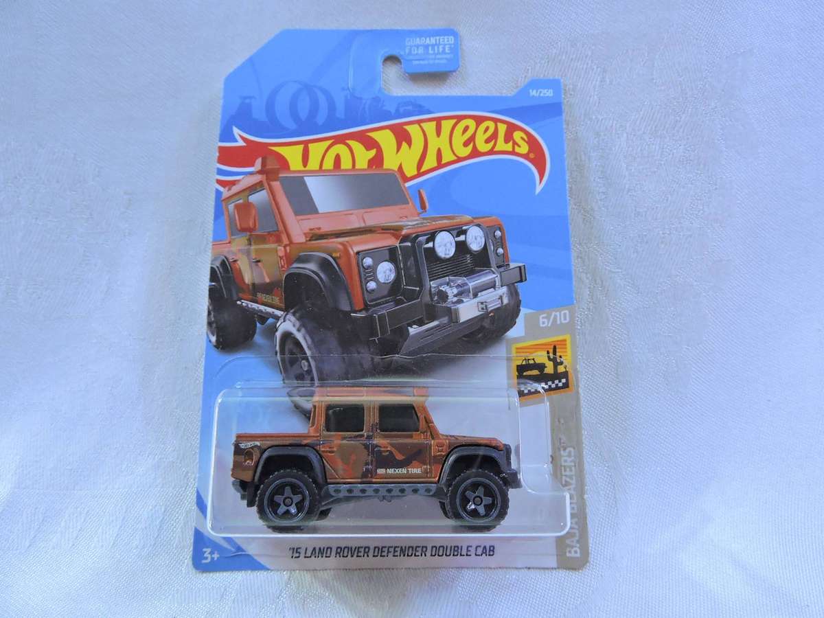 Hot Wheels LAND ROVER Double cab  ( Bronze Camo  ) WOW !!!! Awesome model !!!!! Long Card