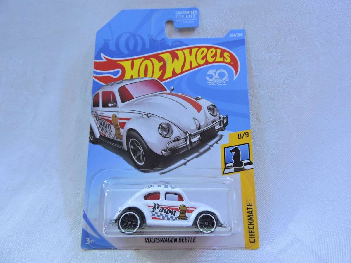 Hot Wheels VOLKSWAGEN VW Beetle  ( White Pawn)  Long Card