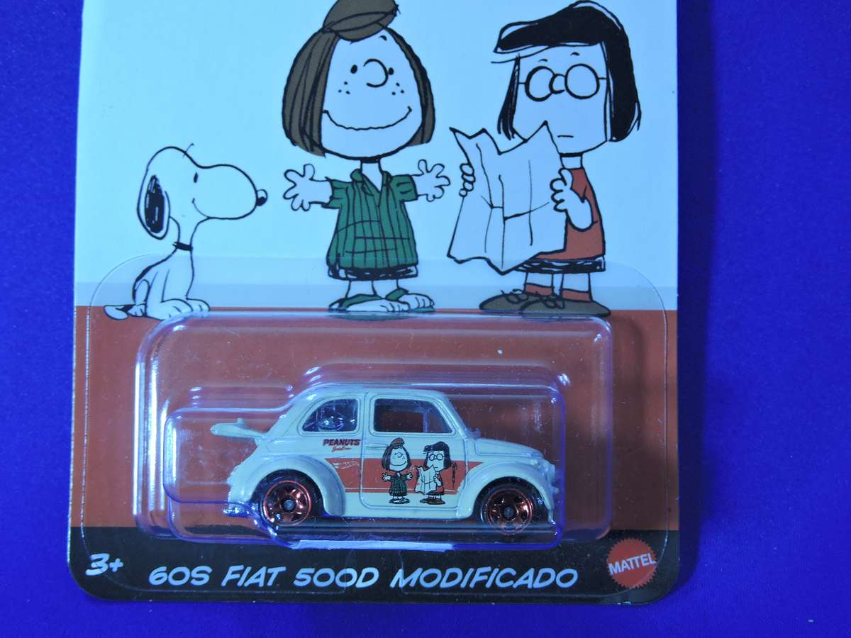 Hot Wheels FIAT 500D Moificado Peanuts  5/5 ( Cream )  Silver Series