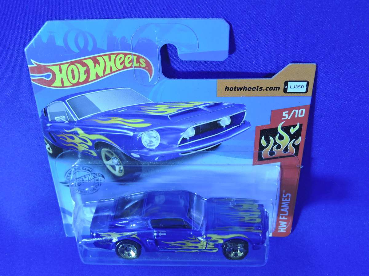 Hot Wheels SHELBY GT500 ( Blue with flames ) like Mustang