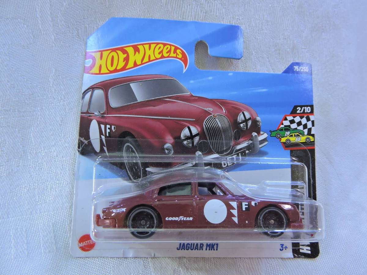 Hot wheels JAGUAR ( Maroon Red )
