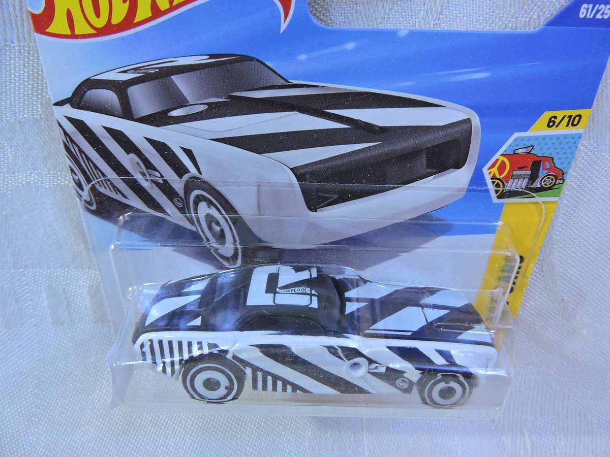 Hot wheels Hi-Roller 11 ( Black & White Zebra stripes )