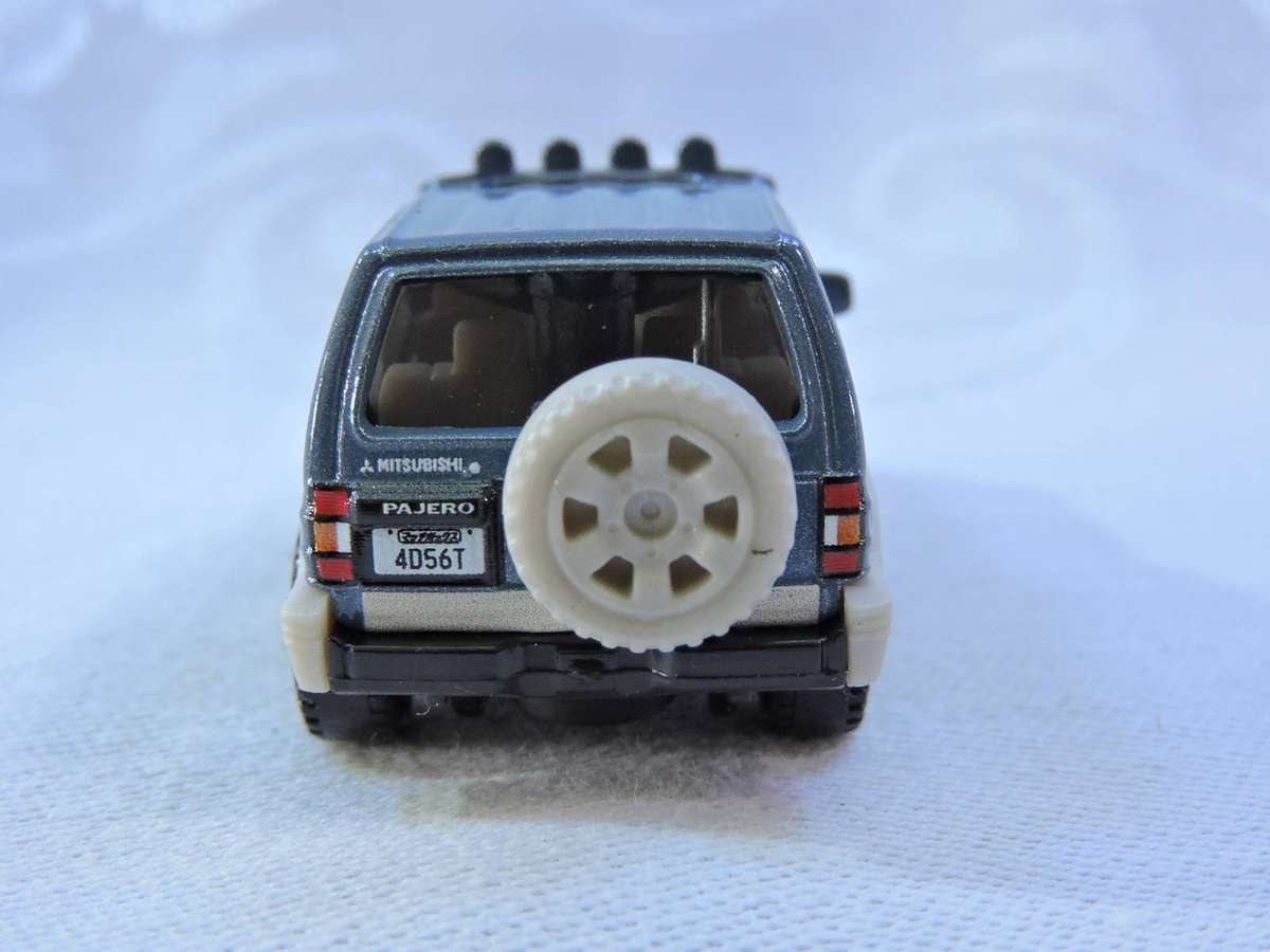Matchbox MITSUBISHI PAJERO  MIB ( Blue ) Mint in Box  like Hot Wheels