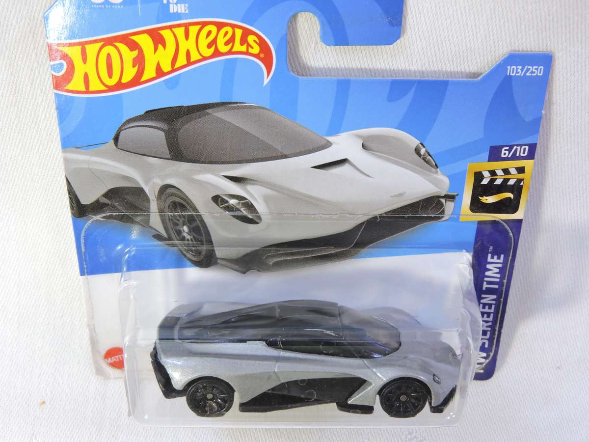 Hot Wheels ASTON MARTIN VALHALLA Concept ( Silver )