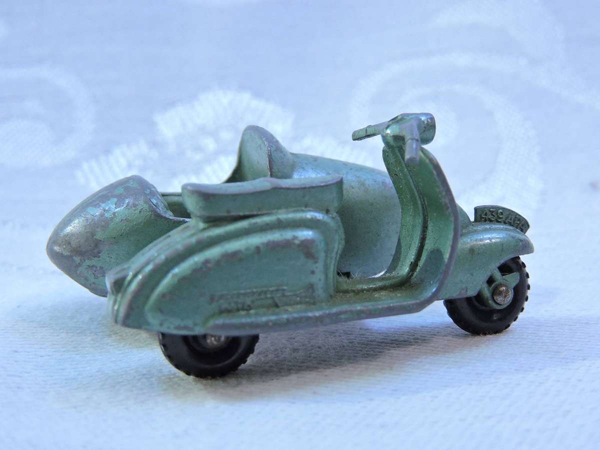 Matchbox Lesney Lambretta #36 Scooter & Sidecar motorcycle (Green) like Hot Wheels