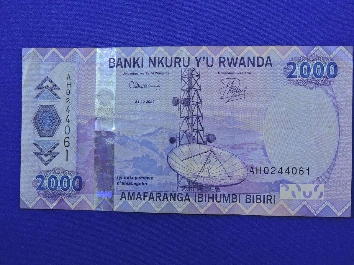 2000 RWANDAN Francs Bank Note