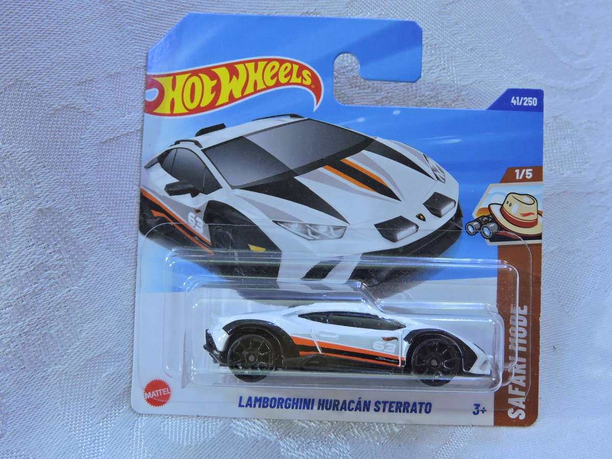 Hot Wheels LAMBORGHINI Huracan Sterrato  ( White )
