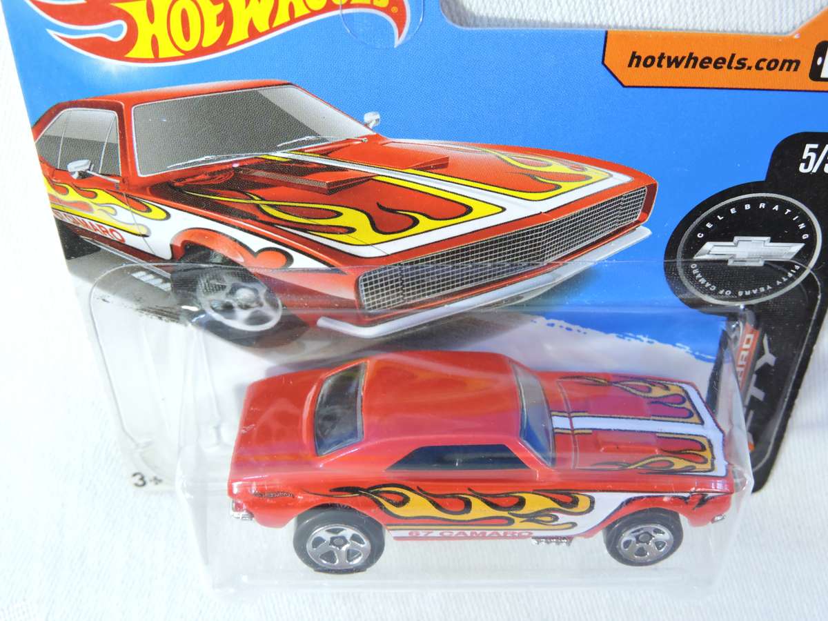 Hot Wheels CHEVY CHEVROLET Camaro   ( Red with flames )