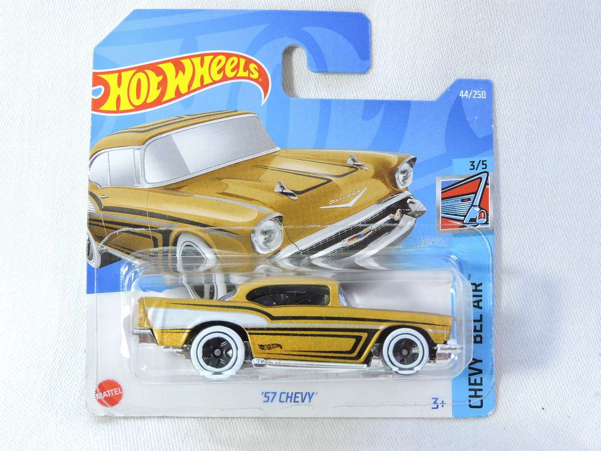 Hot Wheels CHEVY CHEVROLET 57 Chevy Bel Air ( Gold )