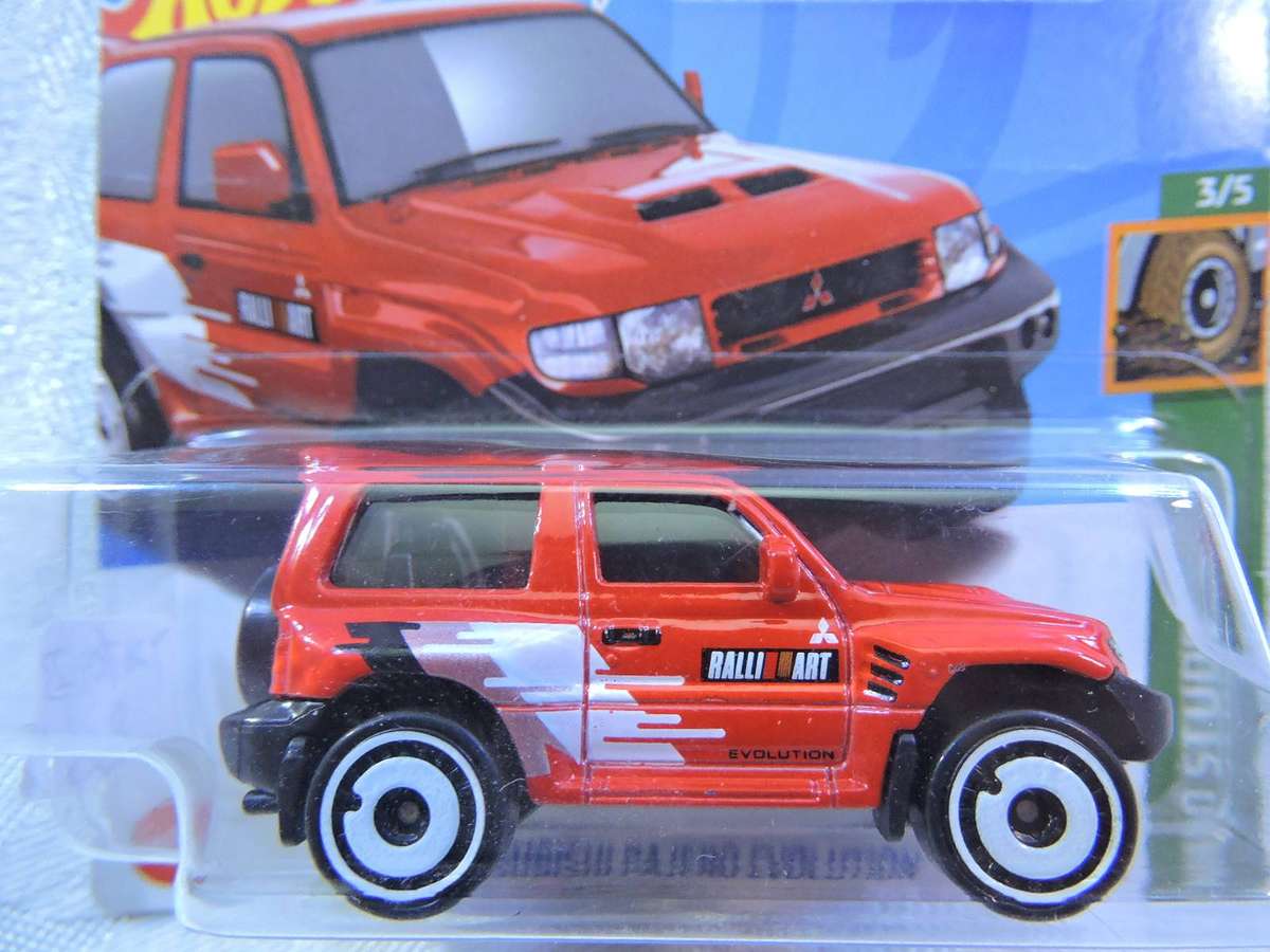 Hot Wheels MITSUBISHI PAJERO EVOLUTION SWB ( Red ) HW Mud Studs