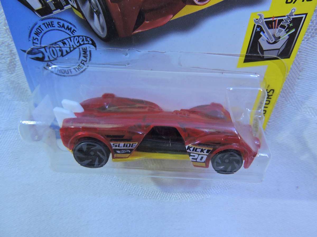 Hot Wheels SLIDE KICK ( Red #20 ) Moving parts  Long Card