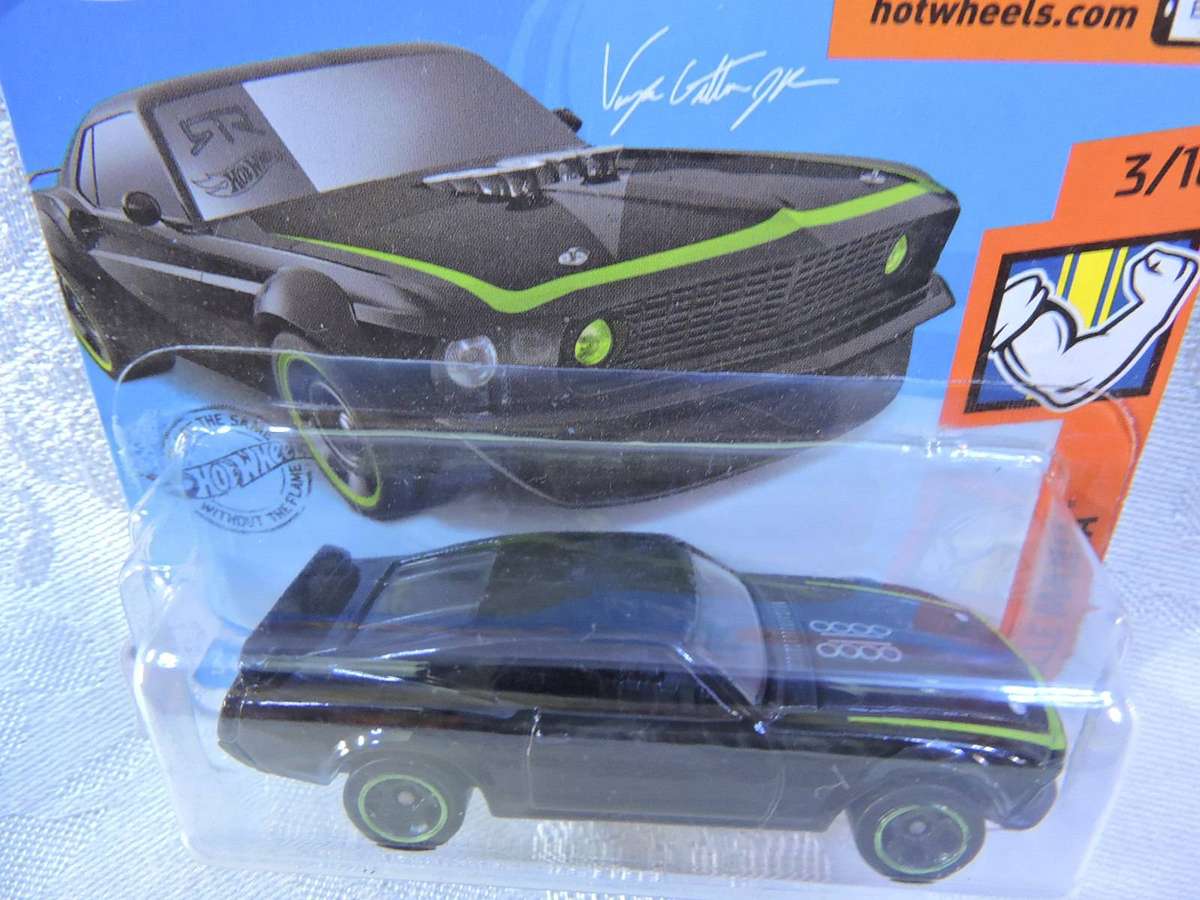 Hot Wheels FORD Mustang Boss 302 ( Black green stripe ) Muscle Mania