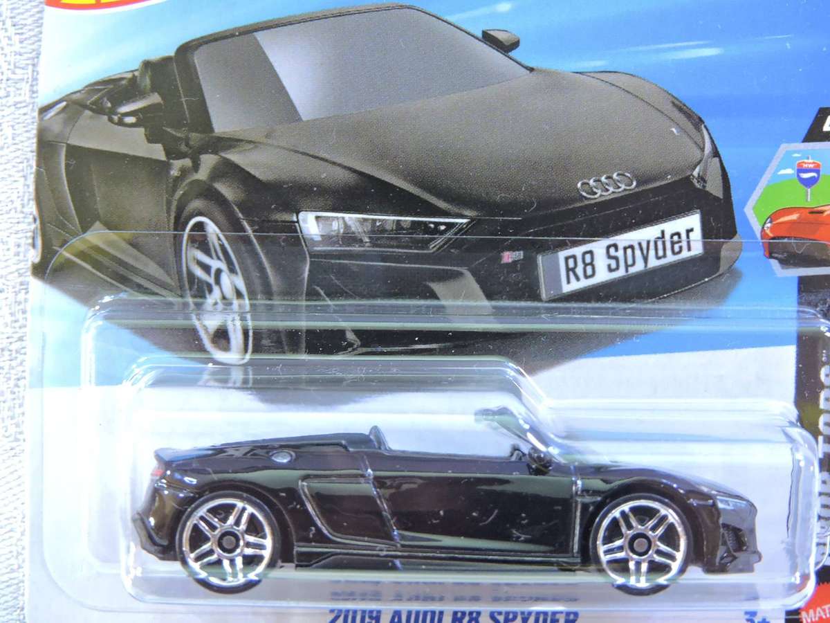 Hot Wheels AUDI R8 Spyder ( Black ) Supercar