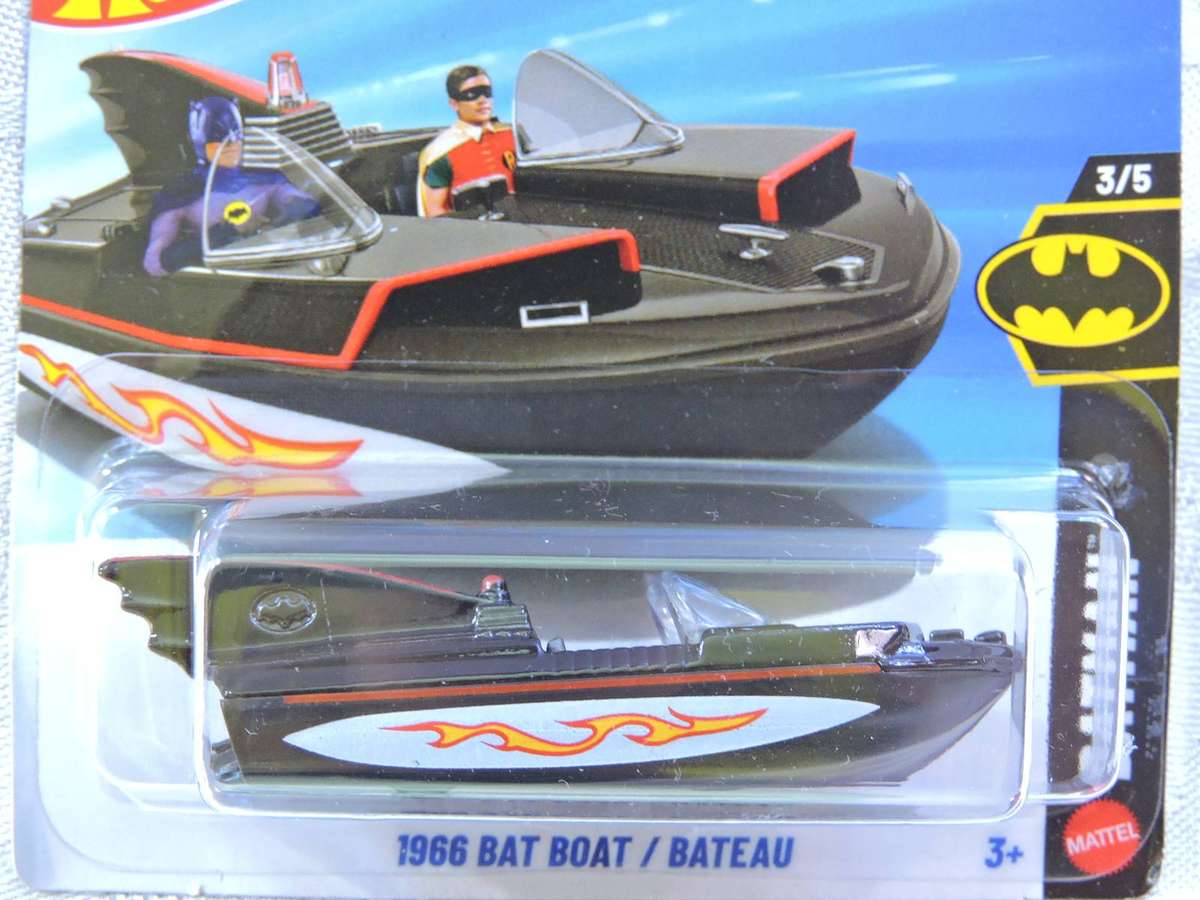 Hot Wheels BAT BOAT / BATEAU ( Black with flame ) Like Batmobile Batman & Robin