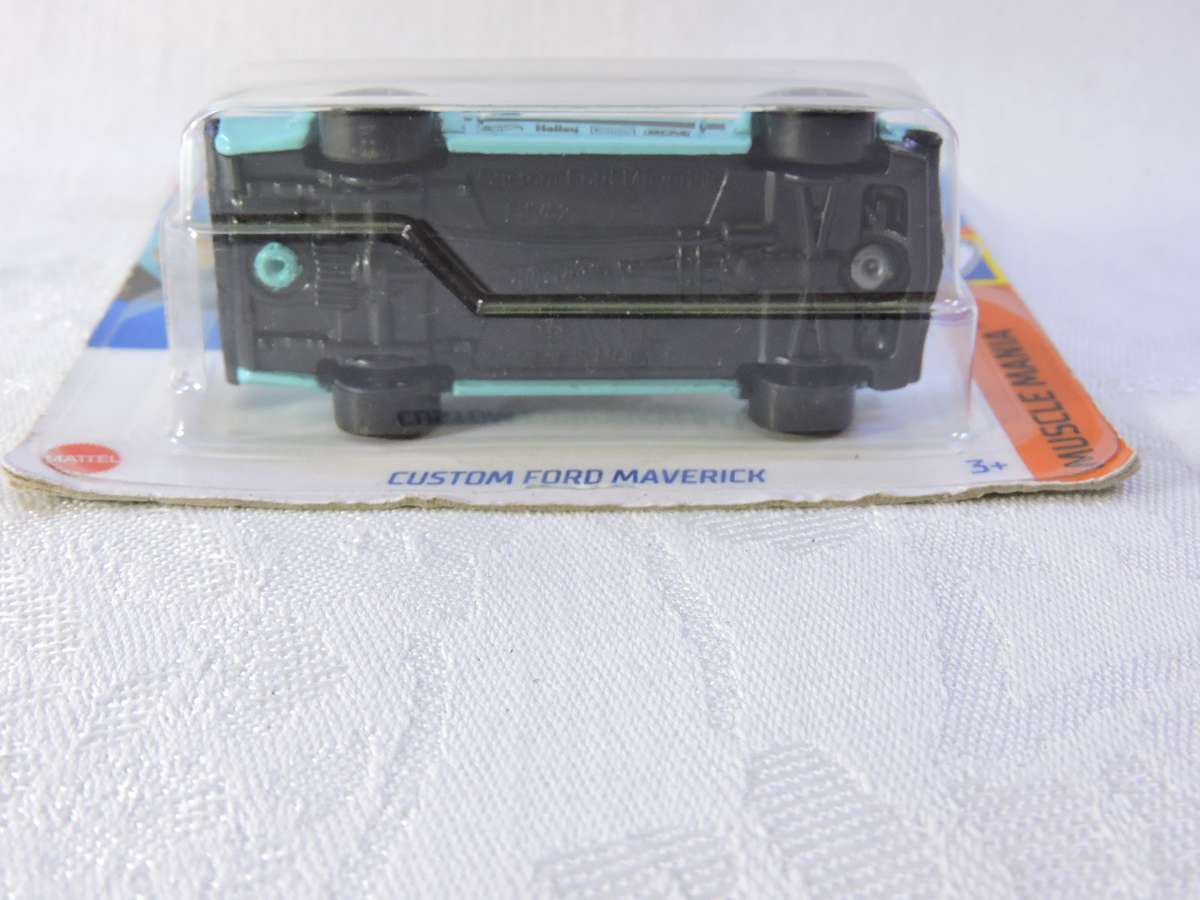 Hot Wheels FORD MAVERICK Custom ( Blue )