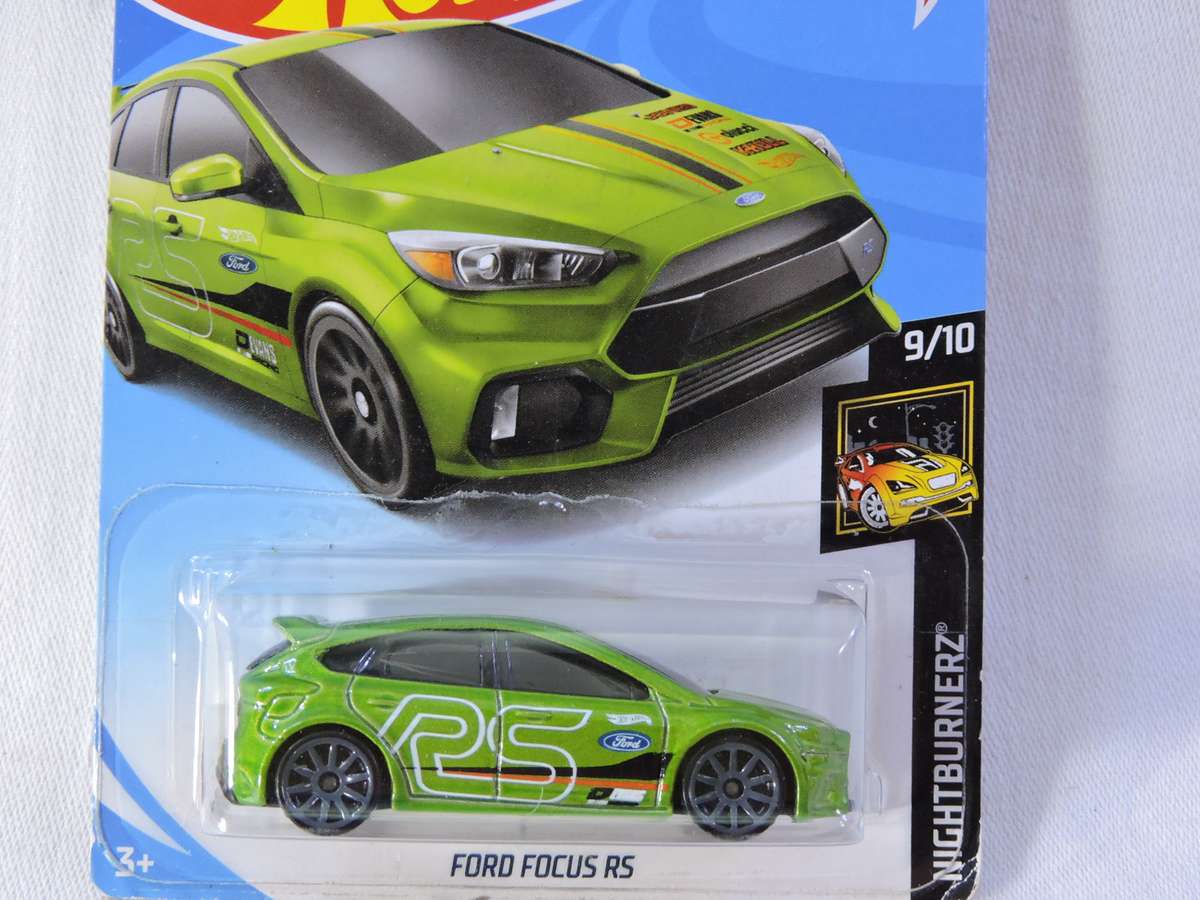 Hot Wheels FORD FOCUS  RS ( Green RS  ) Long Card