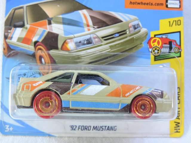 Hot Wheels FORD Mustang ( Multicolour )