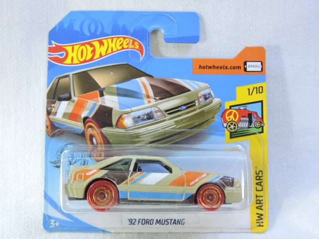 Hot Wheels FORD Mustang ( Multicolour )