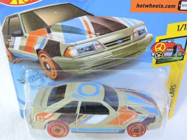 Hot Wheels FORD Mustang ( Multicolour )