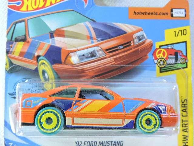 Hot Wheels FORD Mustang ( Multicolour )