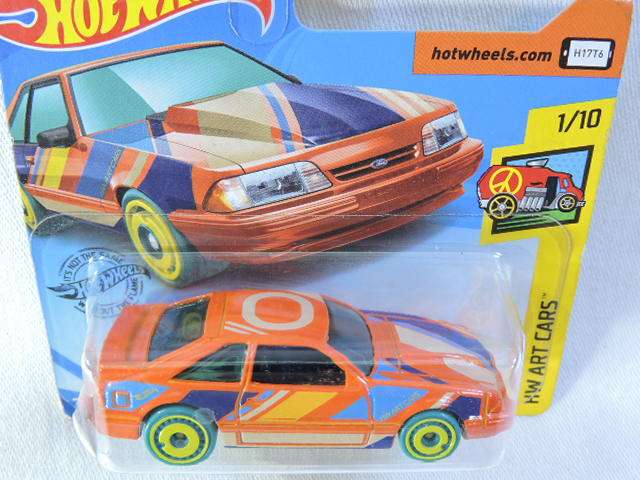 Hot Wheels FORD Mustang ( Multicolour )