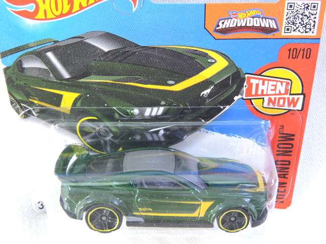 Hot Wheels FORD Mustang Custom ( Green Yellow stripe )