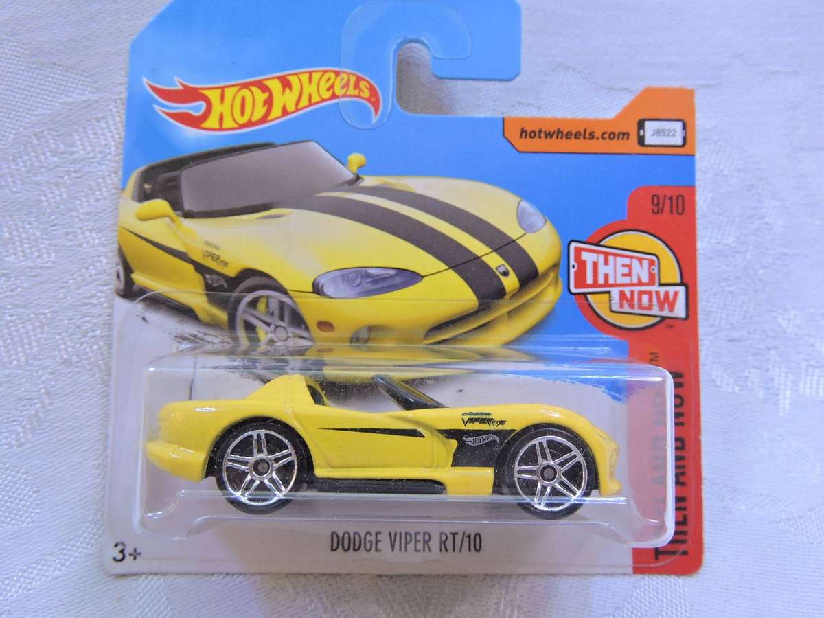 Hot Wheels DODGE VIPER RT/1O ( Yellow with black stripe ) Muscle Car