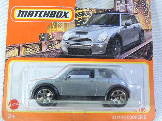 Matchbox MINI CO0PER S ( Silver )  Like Hot Wheels