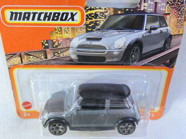 Matchbox MINI CO0PER S ( Silver )  Like Hot Wheels