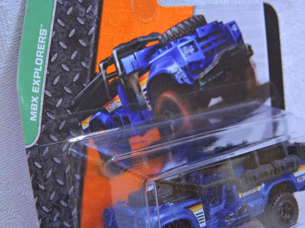 Matchbox SAHARA Survivor Land Rover Defender  ( Blue )  Like Hot Wheels