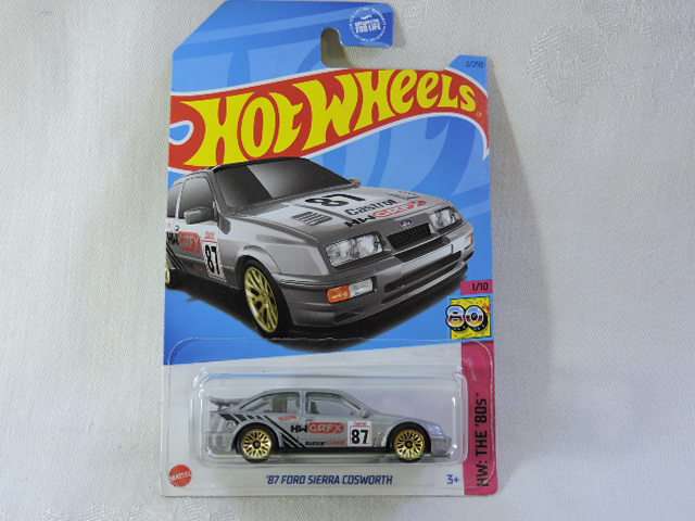 Hot Wheels FORD SIERRA COSWORTH ( Silver #87 ) Long Card