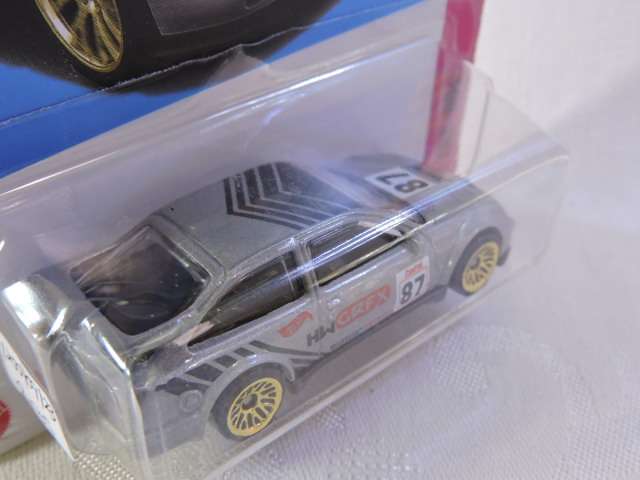 Hot Wheels FORD SIERRA COSWORTH ( Silver #87 ) Long Card