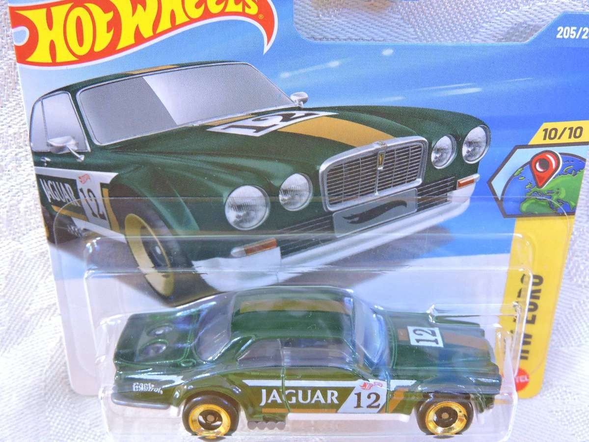 Hot wheels JAGUAR ( Green #12 )