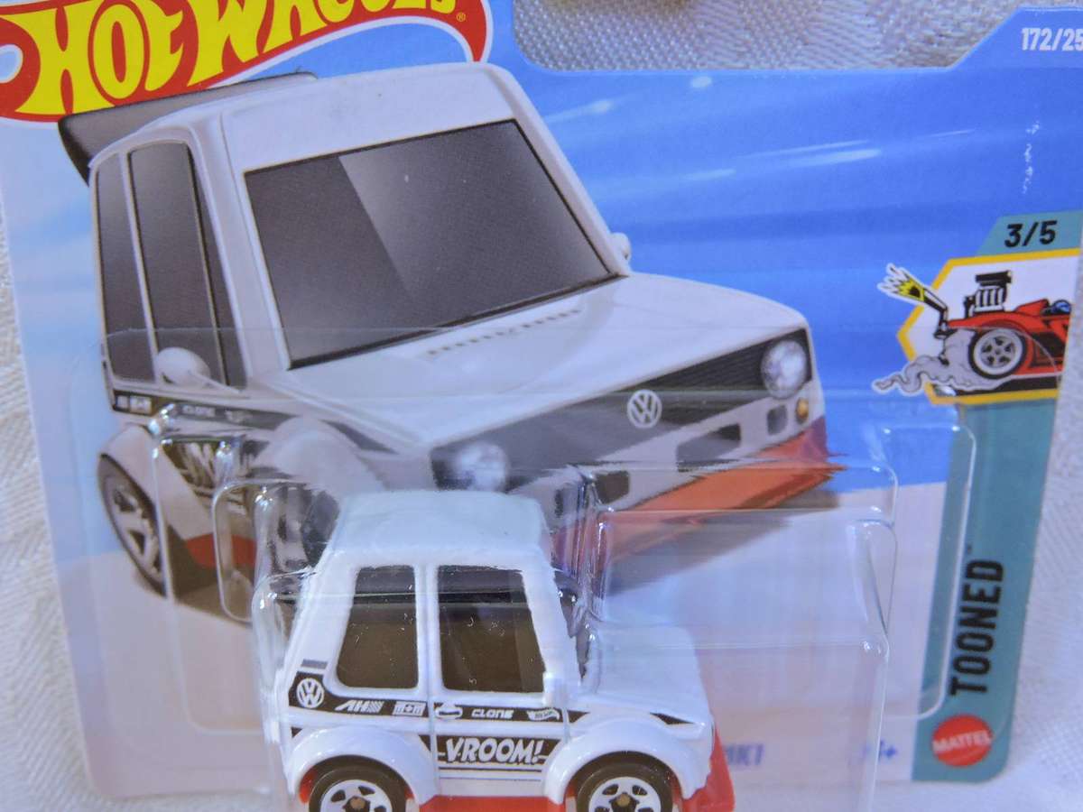 Hot Wheels Volkswagen VW Golf MK1  ( White Vroom ) Tooned