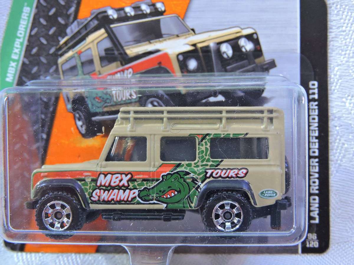 MATCHBOX Land Rover Defender 110  ( MBX Swamp tours ) Like Hot Wheels