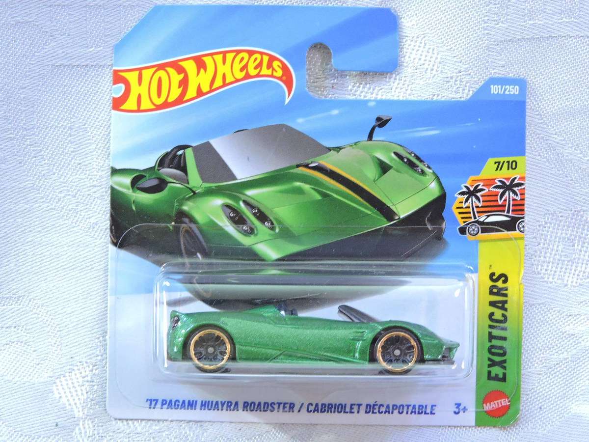 Hot Wheels PAGANI HUAYRA Roadster ( Green ) Supercar
