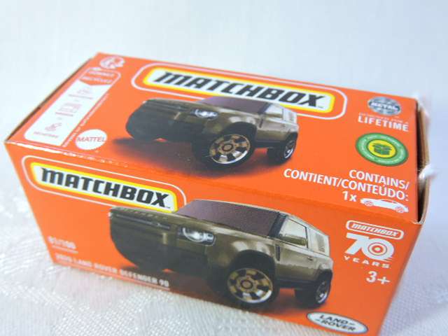 Matchbox LAND ROVER DEFENDER 90  Mint in Box ( Green )  Like Hot Wheels