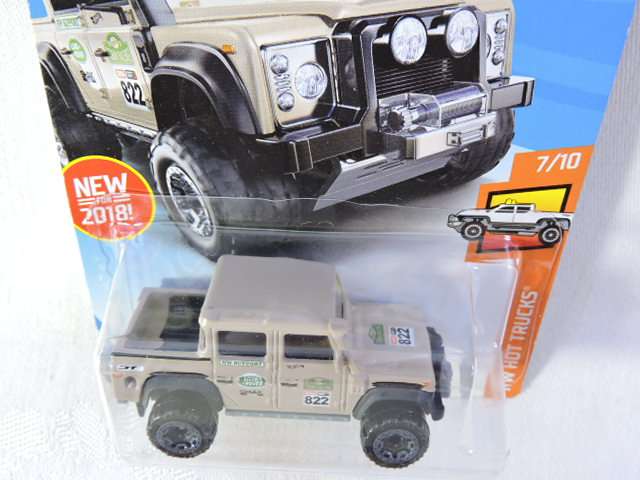 Hot Wheels LAND ROVER DEFENDER Double Cab Pickup Bakkie  ( Beige #822 ) Long Card
