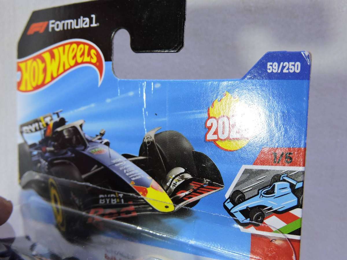 Hot Wheels ORACLE Red Bull Racing ( Silver Grey ) Like Formula 1