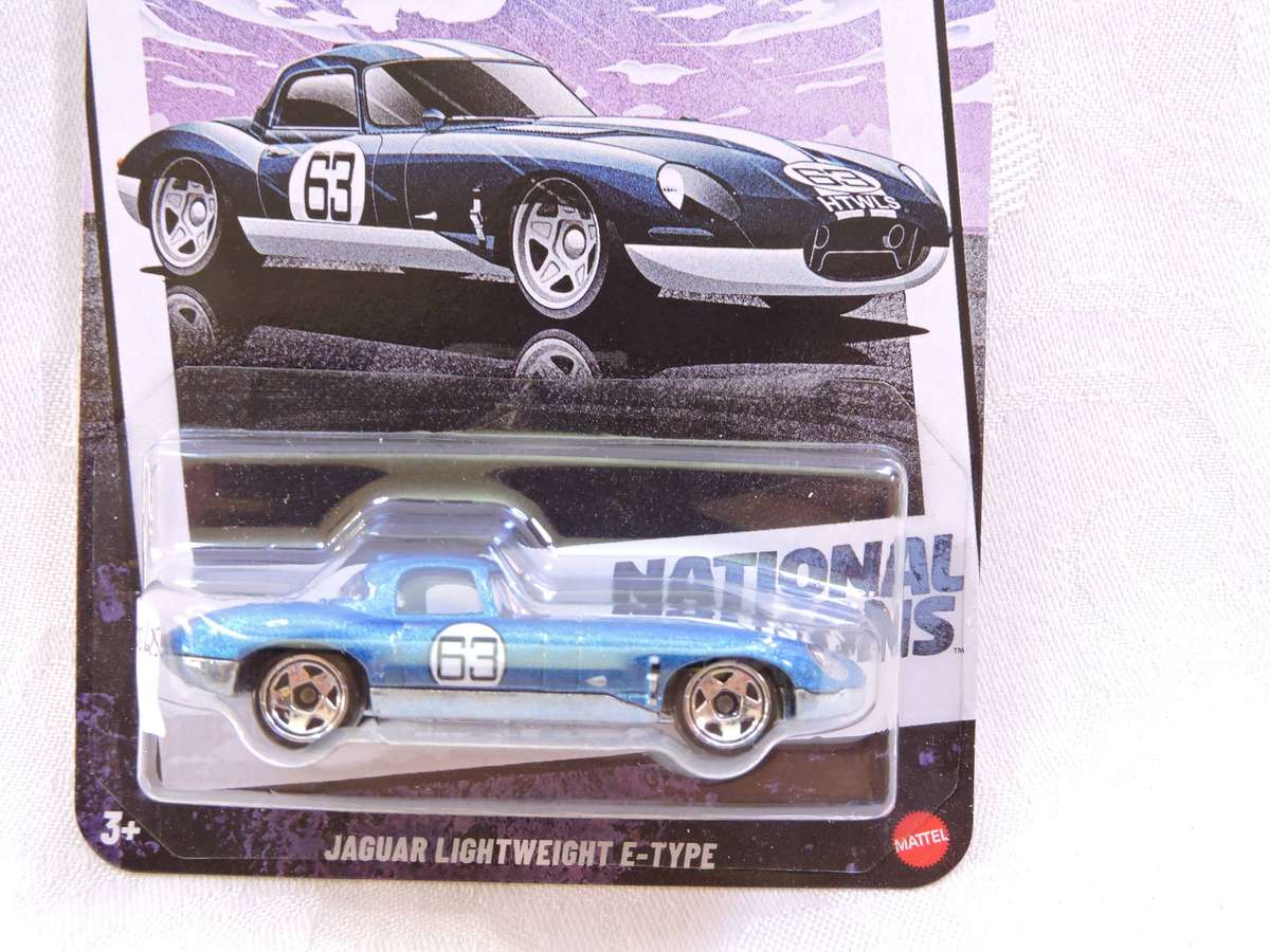 Hot Wheels Jaguar Light Weight E-Type ( Blue #63 - Silver Series )