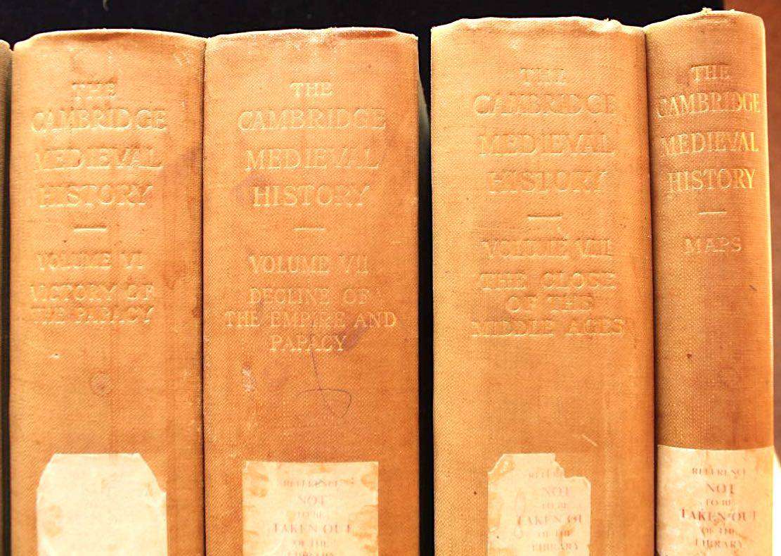 THE CAMBRIDGE MEDIEVAL HISTORY - 9 VOLS.