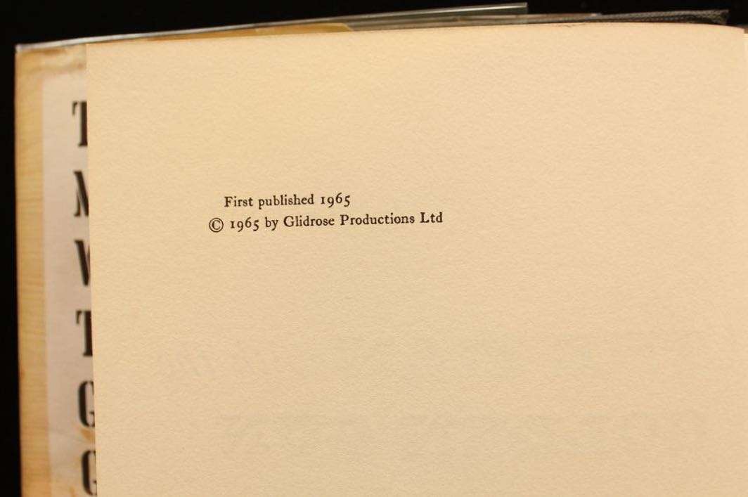 THE MAN WITH THE GOLDEN GUN by Ian Fleming (1965)
