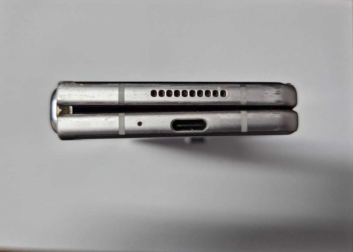 Samsung Galaxy Z Fold 3 - No Reserve!