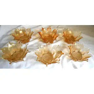 SET OF 6 FLOWER CARNIVAL GLASS DESSERT BOWLS IN EXCELLENT CONDITION THE SIZE OF EACH BOWL MAY SLIGHT